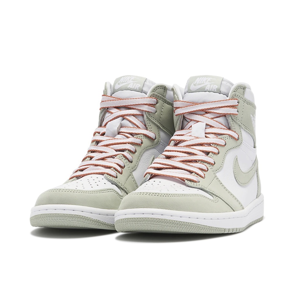 Women’s Air Jordan 1 Retro High OG in Seafoam - Picture 2 of 8